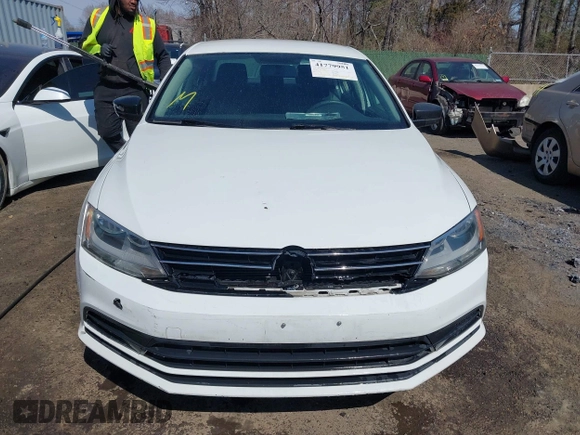 2016 Volkswagen Jetta Sedan 1.4T S w/Technology with VIN 3VW267AJ1GM284752, listed as a IAAI auction lot 41779951 with 164,880 mi miles. Bid and sale history available at carsss.com. Image 13.