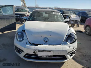 2018 Volkswagen Beetle SE with VIN 3VWJD7AT9JM728177, listed as a Copart auction lot 42438515 with 0 mi miles and Salvage Title. Bid and sale history available at carsss.com. Image 5.