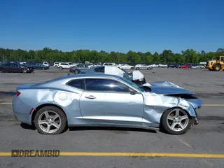 2018 Chevrolet Camaro 1LT z VIN 1G1FB1RX3J0125112, wystawiony jako IAAI lot #42034286 z przebiegiem 179 149 mil mil oraz . Historia ofert i sprzedaży dostępna na DreamBid. Obrazek 12.