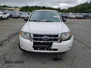 2008 Ford Escape Hybrid with VIN 1FMCU59H28KE18899, listed as a Copart auction lot 57796785 with 100,145 mi miles and Clean title. Bid and sale history available at DreamBid. Image 5.