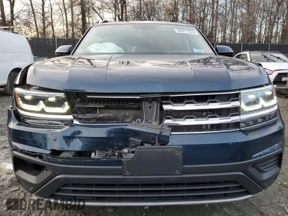 2020 Volkswagen Atlas S with VIN 1V2AP2CA0LC502282, listed as a Copart auction lot 84377224 with 40,327 mi miles and Salvage title. Bid and sale history available at DreamBid. Image 5.