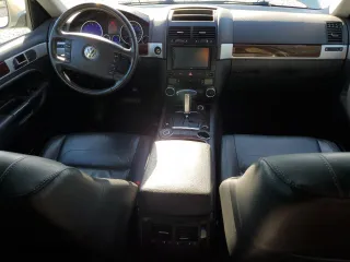 2008 Volkswagen Touareg 2 V6 with VIN WVGBE77L28D065600, listed as a Copart auction lot 43466525 with 188,341 mi miles and Salvage Title. Bid and sale history available at carsss.com. Image 8.