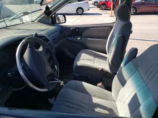 2000 Toyota Sienna LE with VIN 4T3ZF13C2YU193910, listed as a Copart auction lot 56395564 with 228,638 mi miles and Salvage Title. Bid and sale history available at carsss.com. Image 7.