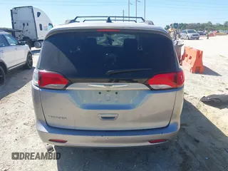 2021 Chrysler Voyager LXi z VIN 2C4RC1DG3MR520653, wystawiony jako IAAI lot #41724784 z przebiegiem 139 193 mil mil oraz . Historia ofert i sprzedaży dostępna na DreamBid. Obrazek 16.