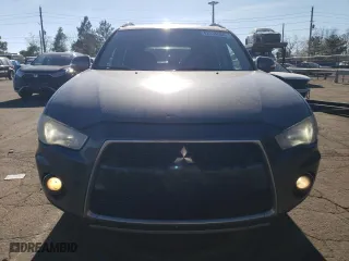 2010 Mitsubishi Outlander XLS with VIN JA4JT4AX7AZ005377, listed as a Copart auction lot 82234564 with 250,831 mi miles and Salvage Title. Bid and sale history available at carsss.com. Image 5.