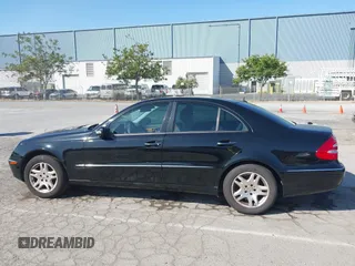 2006 Mercedes-Benz E 350 z VIN WDBUF56JX6A804739, wystawiony jako IAAI lot #42334250 z przebiegiem 145 310 mil mil oraz . Historia ofert i sprzedaży dostępna na DreamBid. Obrazek 14.