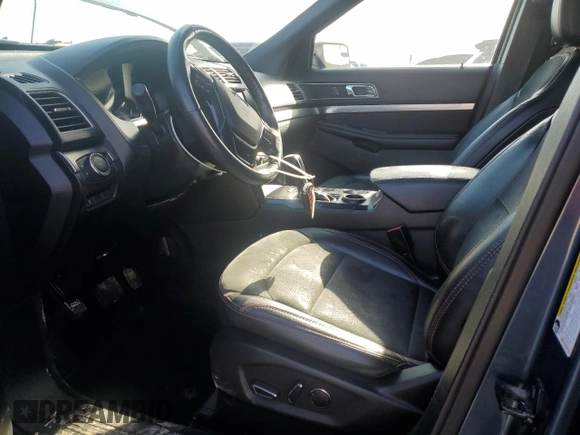 2018 Ford Explorer XLT z VIN 1FM5K7D82JGA41100, wystawiony jako Copart lot #53668305 z przebiegiem 117 733 mil mil oraz Szkody całkowita. Historia ofert i sprzedaży dostępna na DreamBid. Obrazek 7.