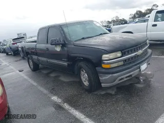 2000 Chevrolet Silverado 1500 LS with VIN 2GCEC19T8Y1292707, listed as a IAAI auction lot 41806145 with 207,370 mi miles. Bid and sale history available at carsss.com. Image 1.