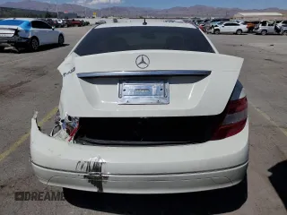 2008 Mercedes-Benz C 300 Sport z VIN WDDGF54X68R013950, wystawiony jako Copart lot #53388265 z przebiegiem 171 032 mil mil oraz Szkoda całkowita • Salvage title. Historia ofert i sprzedaży dostępna na DreamBid. Obrazek 6.
