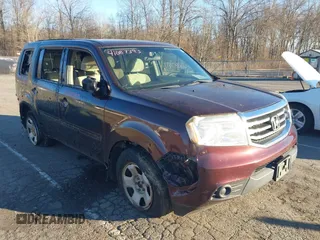 2015 Honda Pilot LX with VIN 5FNYF4H29FB052414, listed as a IAAI auction lot 41087393 with Not Provided miles. Bid and sale history available at carsss.com. Image 1.