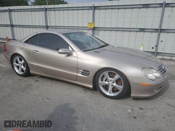 2005 Mercedes-Benz SL z VIN WDBSK76F25F087071, wystawiony jako Copart lot #56153185 z przebiegiem 95 135 mil mil oraz Tytuł czysty. Historia ofert i sprzedaży dostępna na DreamBid. Obrazek 4.