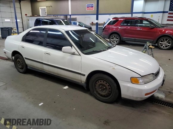 1997 Honda Accord LX with VIN 1HGCD5635VA217885, listed as a Copart auction lot 84570524 with 259,566 mi miles and Clean Title. Bid and sale history available at carsss.com. Image 4.