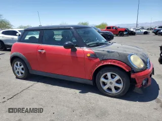2008 MINI Hardtop z VIN WMWMF33518TT66193, wystawiony jako Copart lot #65858675 z przebiegiem 155 749 mil mil oraz Czysty tytuł • Clean title. Historia ofert i sprzedaży dostępna na DreamBid. Obrazek 4.