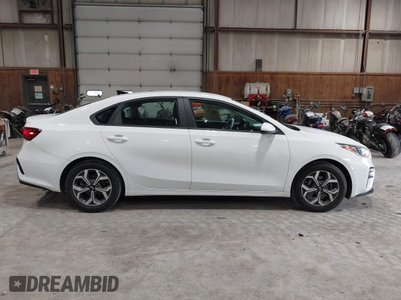 2020 Kia Forte LXS z VIN 3KPF24AD0LE255174, wystawiony jako IAAI lot #42273738 z przebiegiem 72 237 mil mil oraz . Historia ofert i sprzedaży dostępna na DreamBid. Obrazek 14.