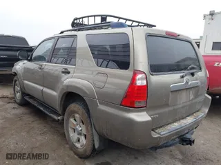 2006 Toyota 4Runner SR5 with VIN JTEZU14R668042933, listed as a IAAI auction lot 41407322 with 163,716 mi miles. Bid and sale history available at carsss.com. Image 3.