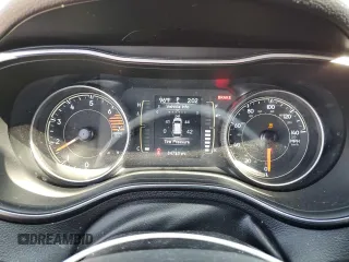2020 Jeep Cherokee Latitude с VIN 1C4PJLCB0LD619317, выставлен на аукционе Copart как лот 52575625 с пробегом 84 753 миль миль и Списание • Salvage title. История ставок и продаж доступна на DreamBid. Изображение 9.