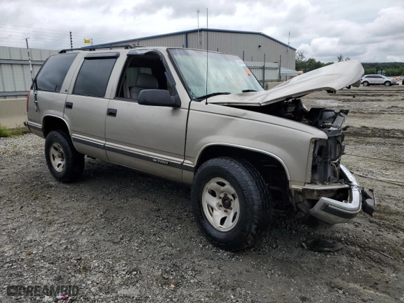 1999 Chevrolet Tahoe Z71 with VIN 1GNEK13R8XJ457201, listed as a Copart auction lot 63990424 with 0 mi miles and Non Repairable. Bid and sale history available at carsss.com. Image 4.