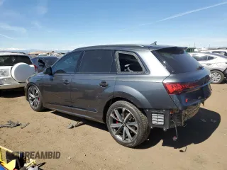2023 Audi SQ7 Prestige z VIN WA1VWBF75PD023470, wystawiony jako Copart lot #45745794 z przebiegiem 1365 mil mil oraz . Historia ofert i sprzedaży dostępna na DreamBid. Obrazek 2.