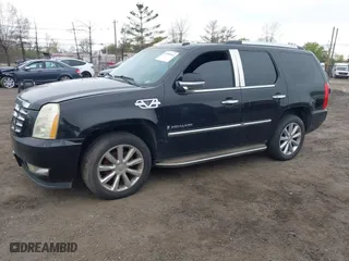 2009 Cadillac Escalade with VIN 1GYFK23219R102455, listed as a IAAI auction lot 42094042 with 238,407 mi miles. Bid and sale history available at carsss.com. Image 2.