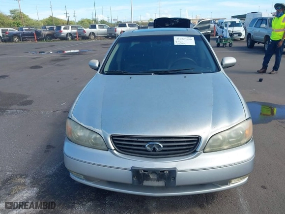 2002 Infiniti I35 Luxury with VIN JNKDA31A72T008698, listed as a IAAI auction lot 41287490 with 136,049 mi miles. Bid and sale history available at carsss.com. Image 6.