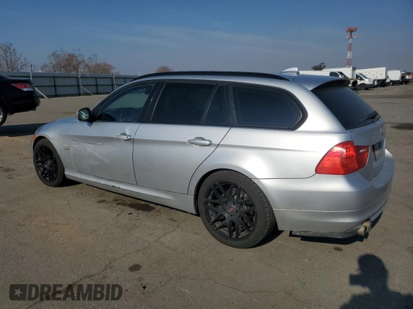 2011 BMW 3 Series 328i xDrive with VIN WBAUU3C58BA541919, listed as a Copart auction lot 85348464 with 197,538 mi miles and Salvage Title. Bid and sale history available at DreamBid. Image 2.