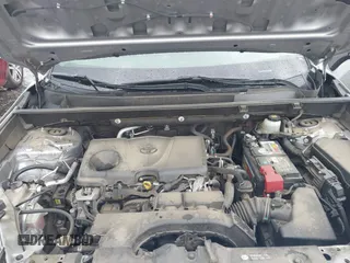 2019 Toyota RAV4 LE with VIN JTMG1RFV6KD508259, listed as a IAAI auction lot 41984772 with 101,606 mi miles. Bid and sale history available at carsss.com. Image 10.