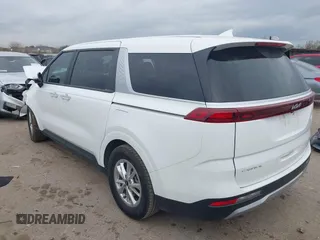 2024 Kia Carnival LX with VIN KNDNB4H34R6372182, listed as a IAAI auction lot 41421202 with 20,476 mi miles. Bid and sale history available at carsss.com. Image 3.