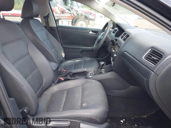 2011 Volkswagen Jetta SE с VIN 3VWDZ7AJ2BM327620, выставлен на аукционе IAAI как лот 42519312 с пробегом 216 071 миль миль и . История ставок и продаж доступна на DreamBid. Изображение 5.