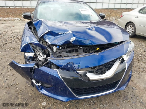 2017 Nissan Maxima Platinum with VIN 1N4AA6AP5HC421258, listed as a IAAI auction lot 41212880 with 101,435 mi miles. Bid and sale history available at carsss.com. Image 6.