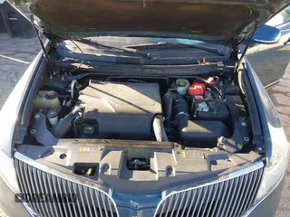 2016 Lincoln MKT EcoBoost z VIN 2LMHJ5AT4GBL02910, wystawiony jako IAAI lot #41192092 z przebiegiem 76 999 mil mil oraz . Historia ofert i sprzedaży dostępna na DreamBid. Obrazek 10.