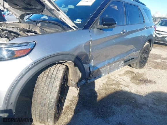 2020 Ford Explorer ST with VIN 1FM5K8GC6LGB63581, listed as a IAAI auction lot 41208573 with 57,057 mi miles. Bid and sale history available at carsss.com. Image 6.