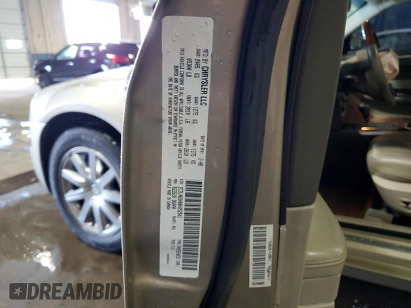 2008 Chrysler 300 C Hemi with VIN 2C3LA63H68H252541, listed as a Copart auction lot 49730295 with 87,741 mi miles and Clean Title. Bid and sale history available at carsss.com. Image 12.
