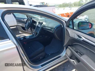 2016 Ford Fusion SE with VIN 3FA6P0H74GR310840, listed as a IAAI auction lot 42078052 with 125,216 mi miles and . Bid and sale history available at carsss.com. Image 5.