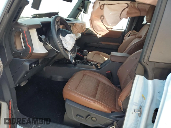 2024 Ford Bronco Heritage Limited Edition z VIN 1FMEE4GP4RLA74109, wystawiony jako Copart lot #56739705 z przebiegiem 6 656 mil mil oraz Szkoda całkowita • Salvage title. Historia ofert i sprzedaży dostępna na DreamBid. Obrazek 7.