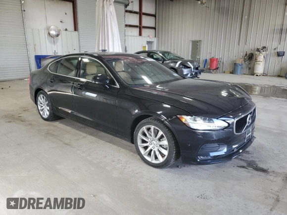 2017 Volvo S90 Momentum with VIN YV1A22MK4H1003683, listed as a Copart auction lot 52004935 with 91,572 mi miles and Salvage Title. Bid and sale history available at carsss.com. Image 4.