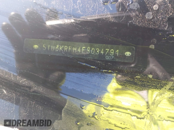 2014 Toyota Highlander LE z VIN 5TDBKRFH4ES034791, wystawiony jako IAAI lot #41770914 z przebiegiem Nie podano mil oraz . Historia ofert i sprzedaży dostępna na DreamBid. Obrazek 17.