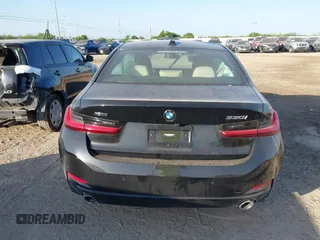 2023 BMW 3 Series 330i xDrive z VIN 3MW89FF09P8D19011, wystawiony jako IAAI lot #41957190 z przebiegiem 41 681 mil mil oraz . Historia ofert i sprzedaży dostępna na DreamBid. Obrazek 16.