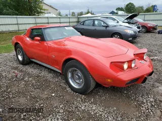 1978 Chevrolet Corvette z VIN 1Z87L8S437007, wystawiony jako Copart lot #72957804 z przebiegiem 84 491 mil mil oraz Czysty tytuł • Clean title. Historia ofert i sprzedaży dostępna na DreamBid. Obrazek 4.