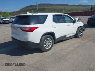 2019 Chevrolet Traverse LT Leather with VIN 1GNEVHKW8KJ197737, listed as a IAAI auction lot 42094562 with 66,831 mi miles. Bid and sale history available at carsss.com. Image 4.