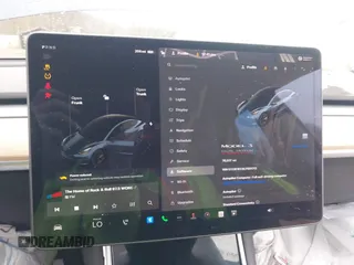 2020 Tesla Model 3 Performance z VIN 5YJ3E1EC9LF601713, wystawiony jako IAAI lot #41888617 z przebiegiem 70 517 mil mil oraz . Historia ofert i sprzedaży dostępna na DreamBid. Obrazek 19.