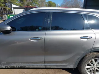 2018 Kia Sorento LX with VIN 5XYPGDA33JG424570, listed as a IAAI auction lot 41485156 with 110,893 mi miles. Bid and sale history available at carsss.com. Image 14.