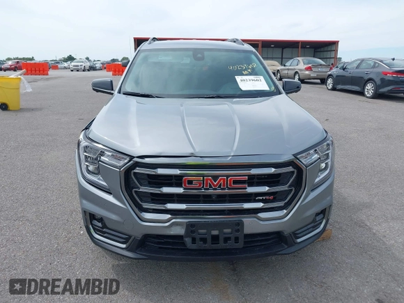 2024 GMC Terrain AT4 with VIN 3GKALYEG8RL267651, listed as a IAAI auction lot 40239602 with 3,589 mi miles and . Bid and sale history available at carsss.com. Image 12.