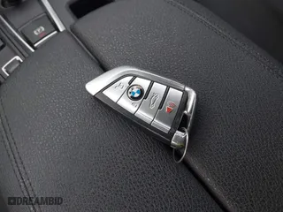 2017 BMW X5 xDrive40e iPerformance with VIN 5UXKT0C30H0V95867, listed as a IAAI auction lot 42122827 with 84,271 mi miles. Bid and sale history available at carsss.com. Image 11.