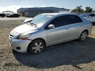2008 Toyota Yaris z VIN JTDBT923381281549, wystawiony jako Copart lot #55180705 z przebiegiem 259 998 mil mil oraz Tytuł czysty. Historia ofert i sprzedaży dostępna na DreamBid. Obrazek 1.