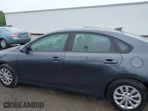 2019 Kia Forte LXS with VIN 3KPF24AD6KE087975, listed as a IAAI auction lot 42462277 with 102,142 mi miles and . Bid and sale history available at DreamBid. Image 15.