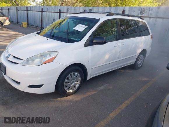 2007 Toyota Sienna CE with VIN 5TDZK23C07S011753, listed as a IAAI auction lot 42120691 with 225,602 mi miles. Bid and sale history available at carsss.com. Image 2.