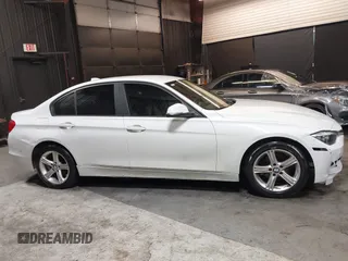 2015 BMW 3 Series 320i с VIN WBA3B1G50FNT07918, выставлен на аукционе IAAI как лот 41876026 с пробегом 83 220 миль миль и . История ставок и продаж доступна на DreamBid. Изображение 13.