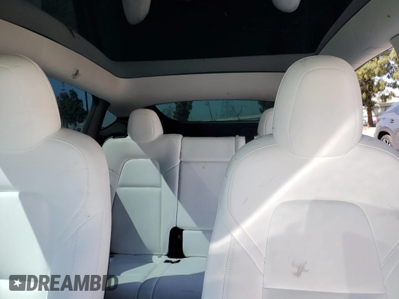 2022 Tesla Model Y Long Range with VIN 7SAYGDEE8NF551850, listed as a Copart auction lot 52747195 with 62,340 mi miles and Salvage Title. Bid and sale history available at carsss.com. Image 10.