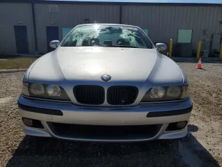 2000 BMW M5 z VIN WBSDE9342YBZ96884, wystawiony jako Copart lot #81061134 z przebiegiem 144 475 mil mil oraz Nie do naprawy • Non repairable. Historia ofert i sprzedaży dostępna na DreamBid. Obrazek 5.