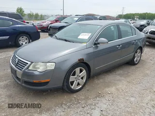 2008 Volkswagen Passat Komfort z VIN WVWAK73C68P042821, wystawiony jako IAAI lot #42320315 z przebiegiem 219 461 mil mil oraz . Historia ofert i sprzedaży dostępna na DreamBid. Obrazek 2.